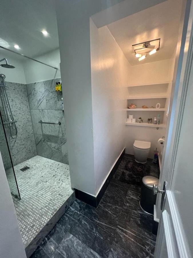 2 Bedroom Apartment close to Camden Town Londen Buitenkant foto
