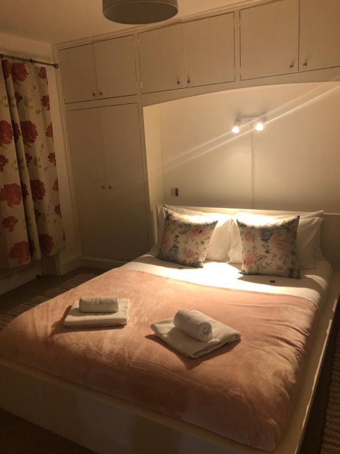 2 Bedroom Apartment close to Camden Town Londen Buitenkant foto